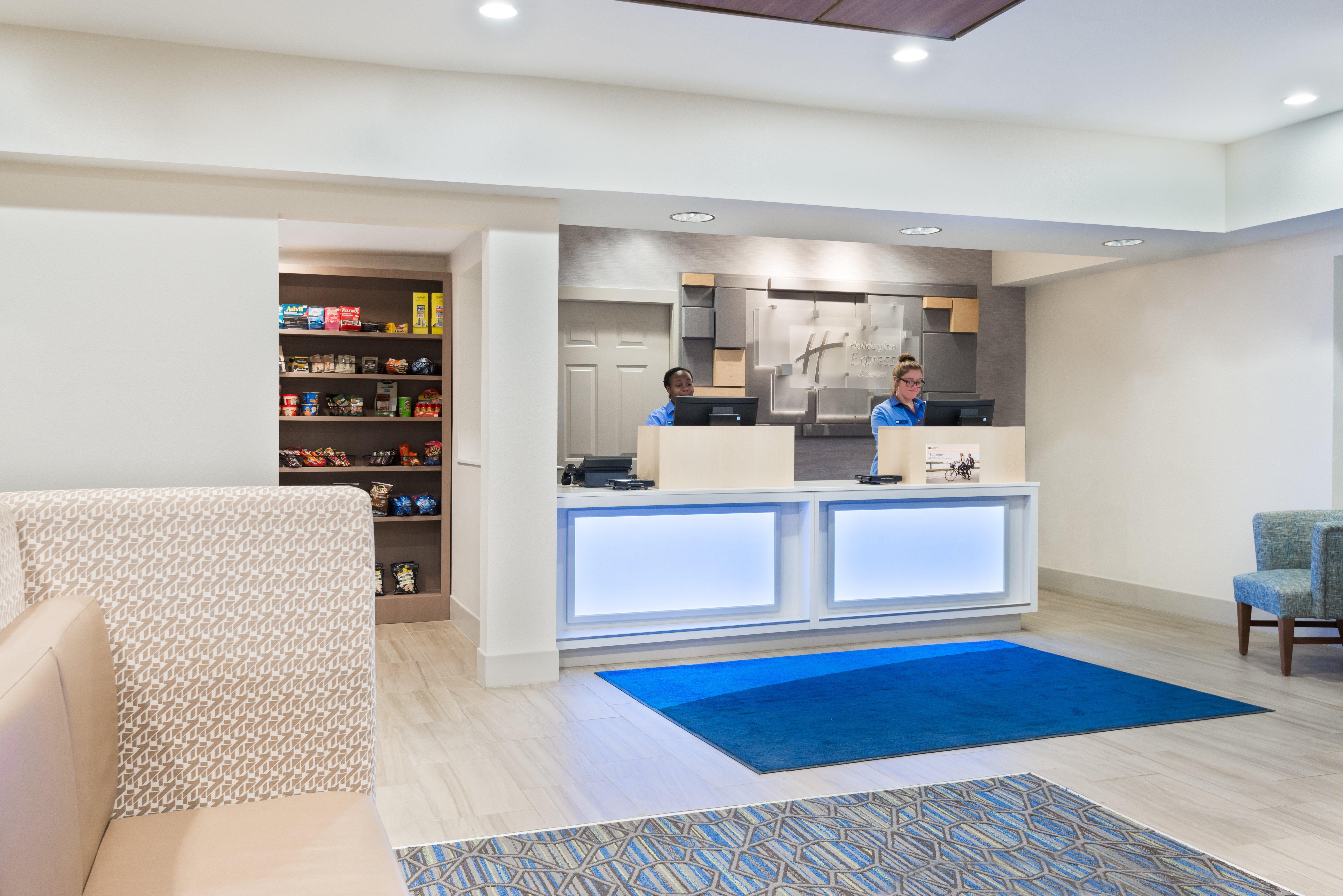 Holiday Inn Express & Suites - Columbus Airport East By Ihg Bagian luar foto