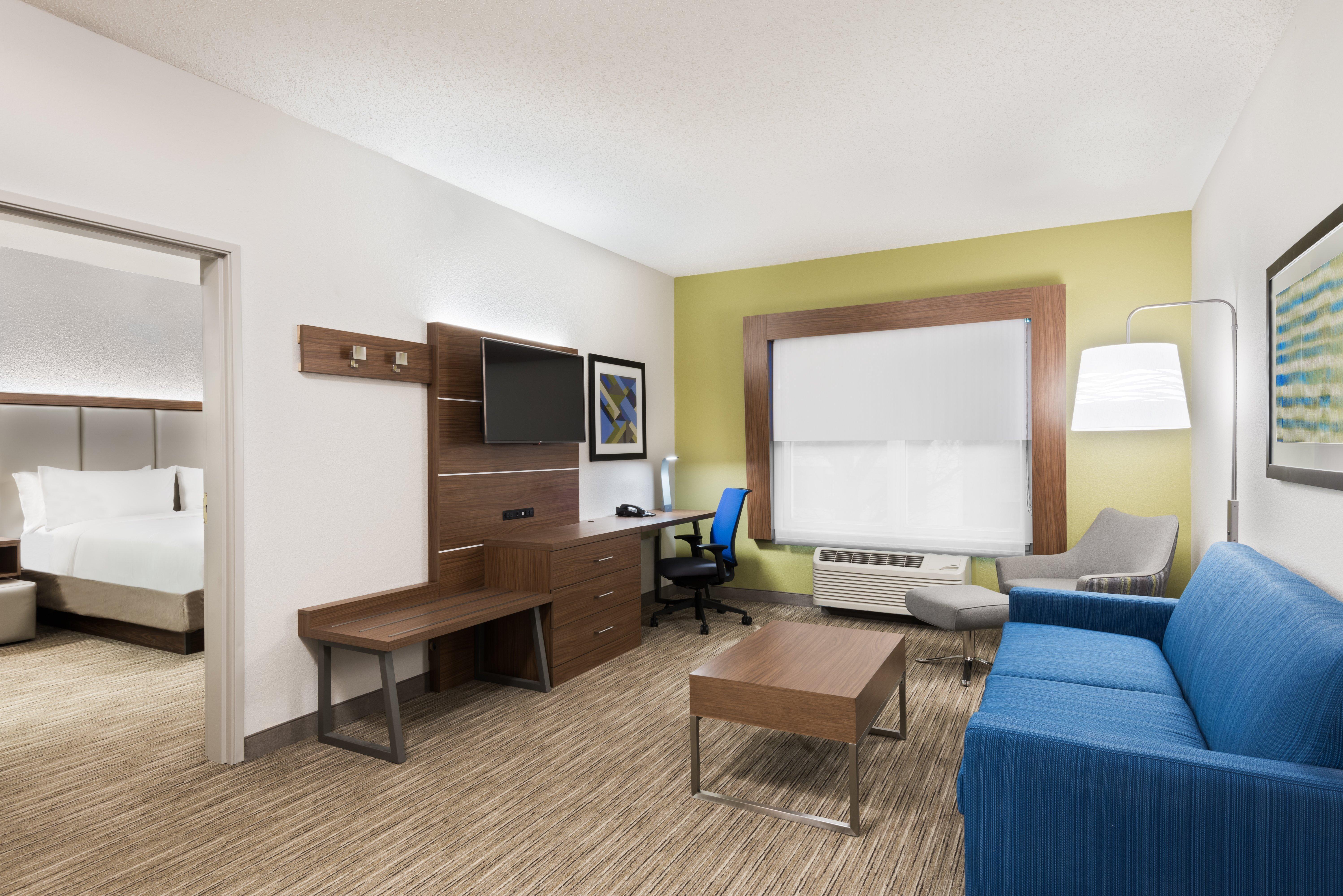 Holiday Inn Express & Suites - Columbus Airport East By Ihg Bagian luar foto