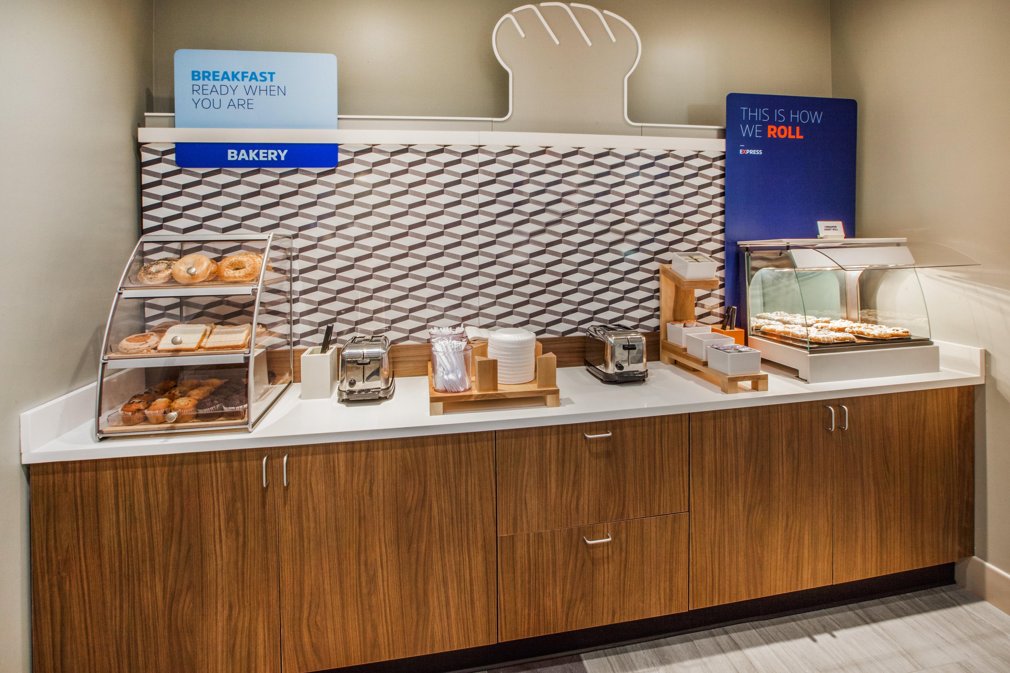 Holiday Inn Express & Suites - Columbus Airport East By Ihg Bagian luar foto