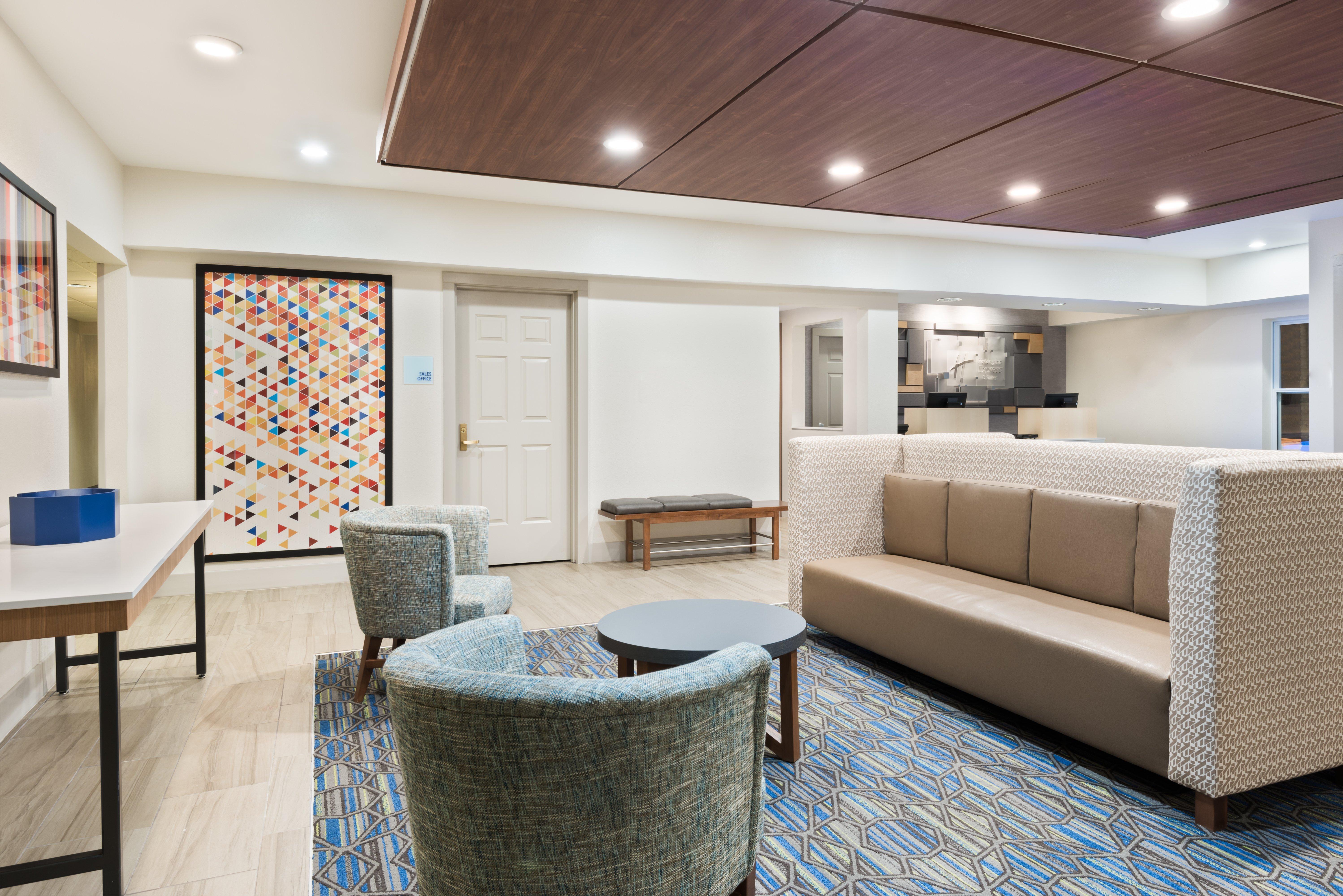 Holiday Inn Express & Suites - Columbus Airport East By Ihg Bagian luar foto