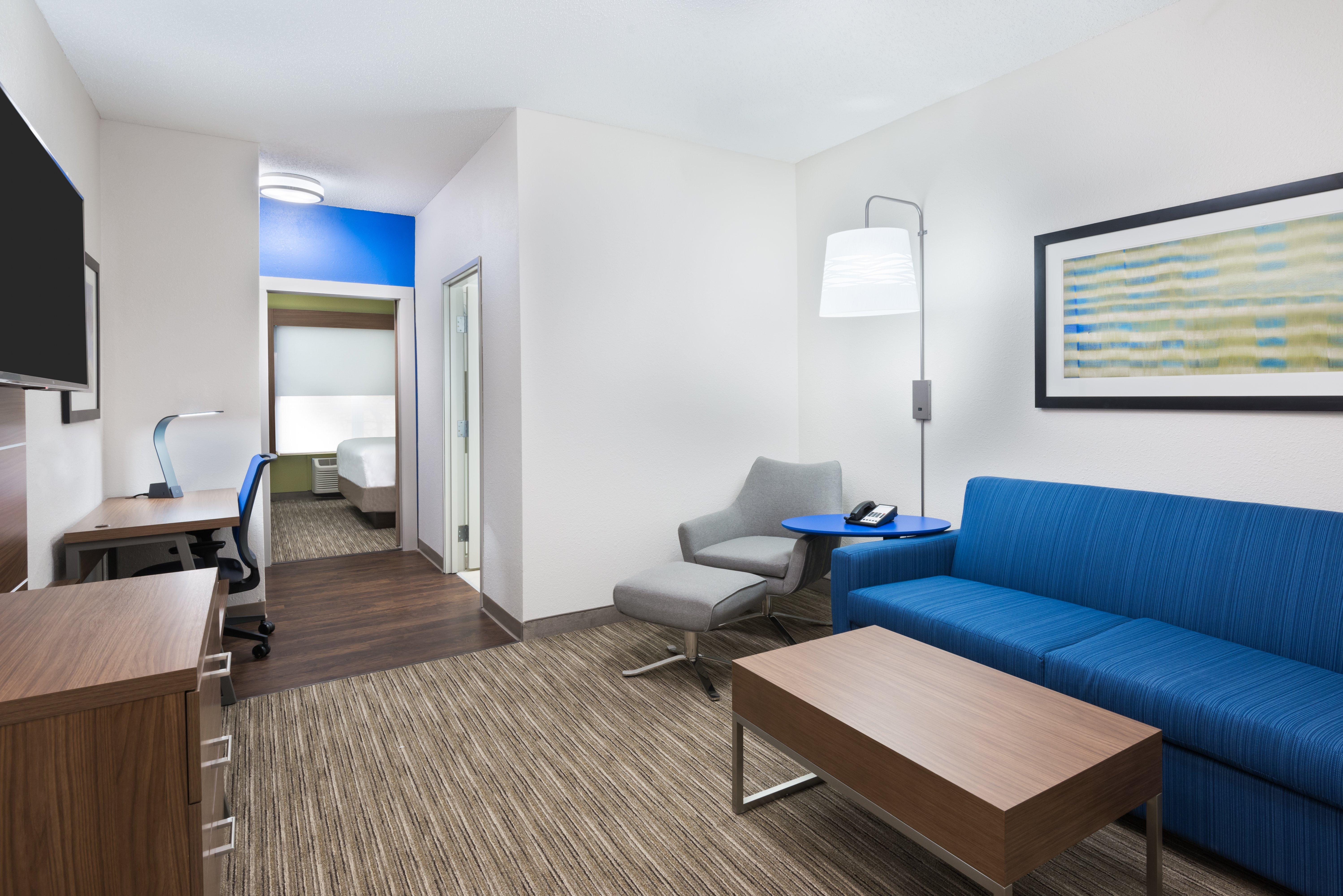 Holiday Inn Express & Suites - Columbus Airport East By Ihg Bagian luar foto