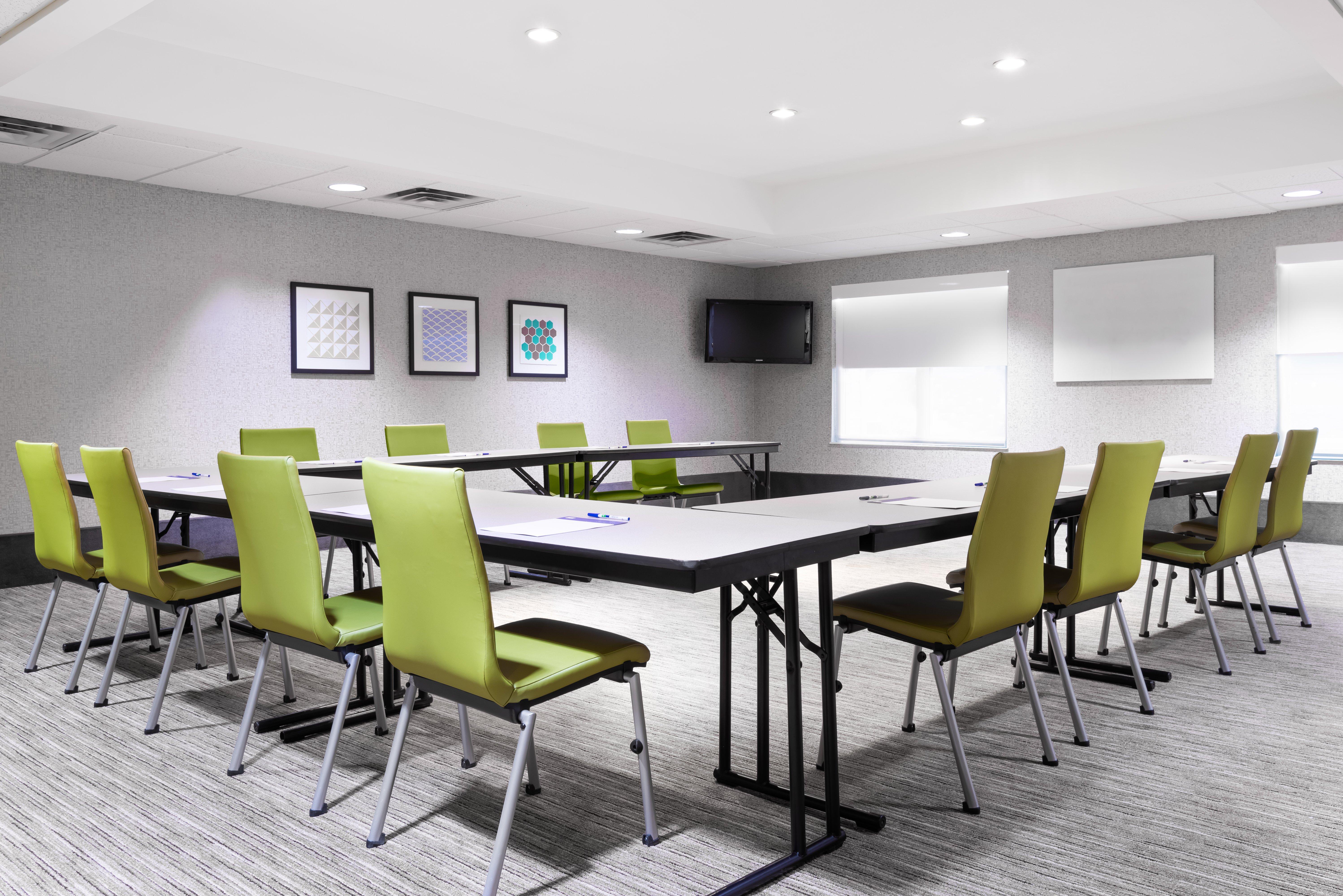 Holiday Inn Express & Suites - Columbus Airport East By Ihg Bagian luar foto
