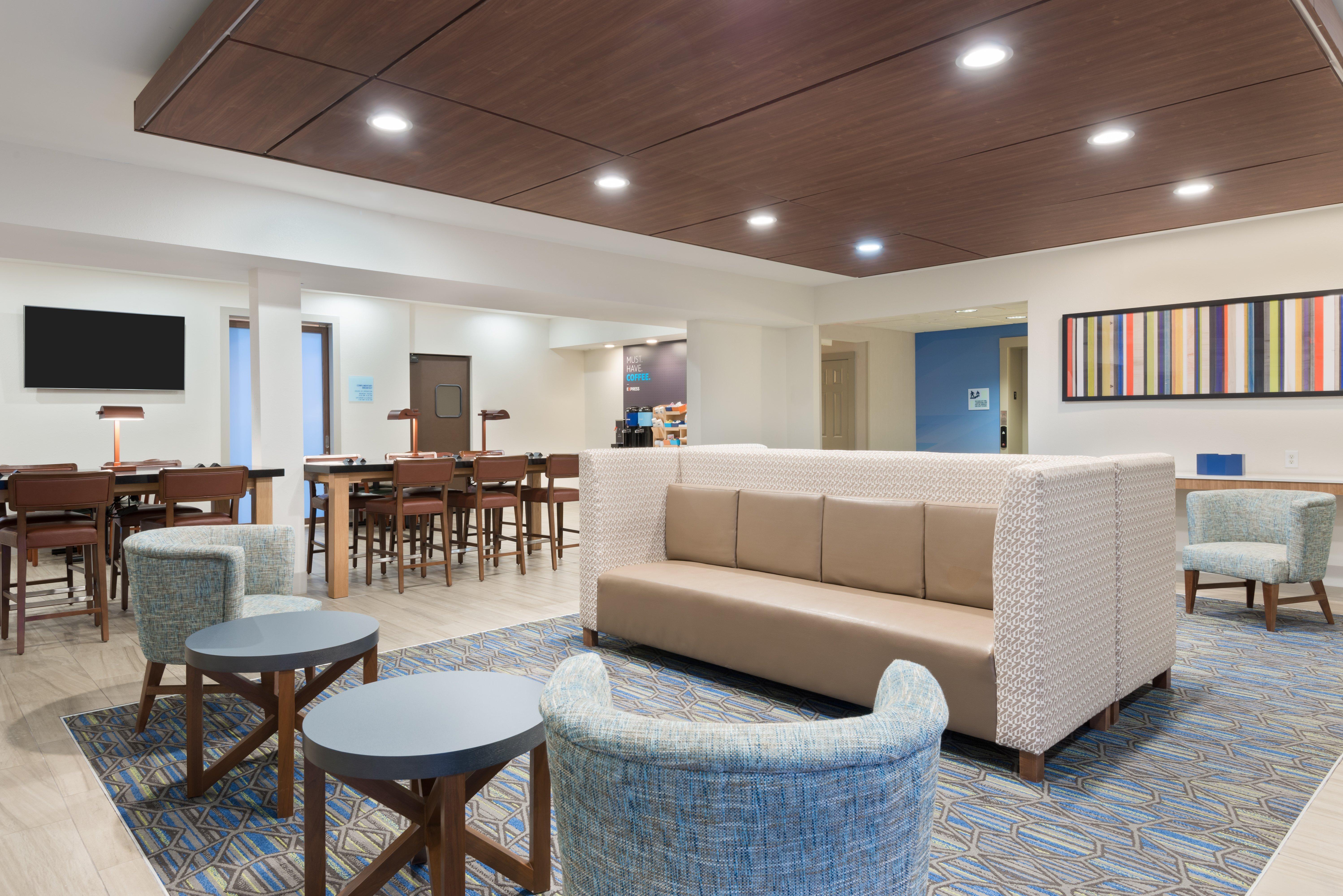 Holiday Inn Express & Suites - Columbus Airport East By Ihg Bagian luar foto