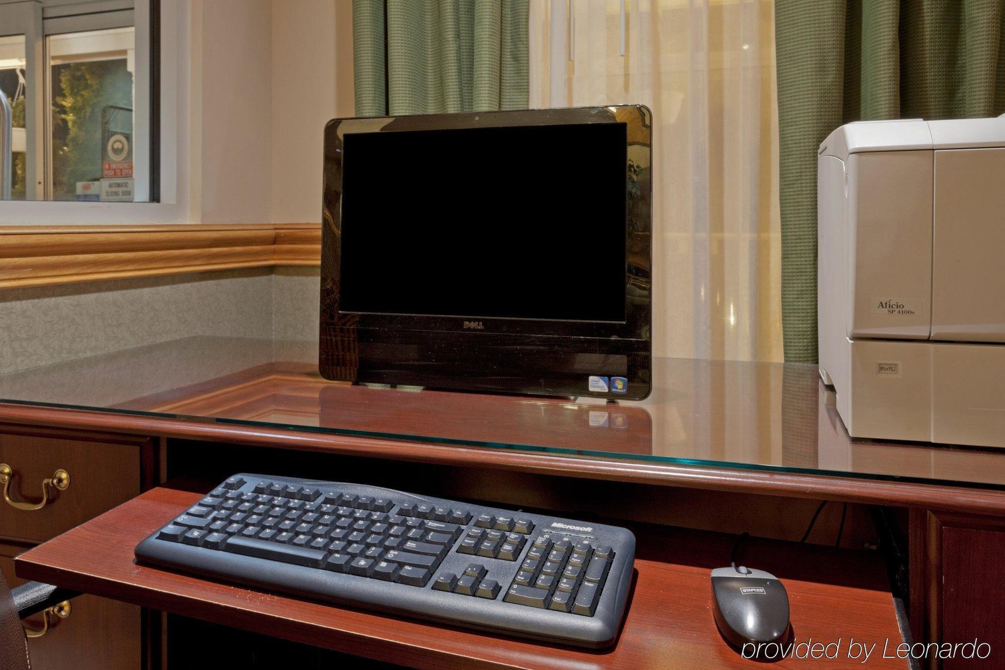 Holiday Inn Express & Suites - Columbus Airport East By Ihg Fasilitas foto