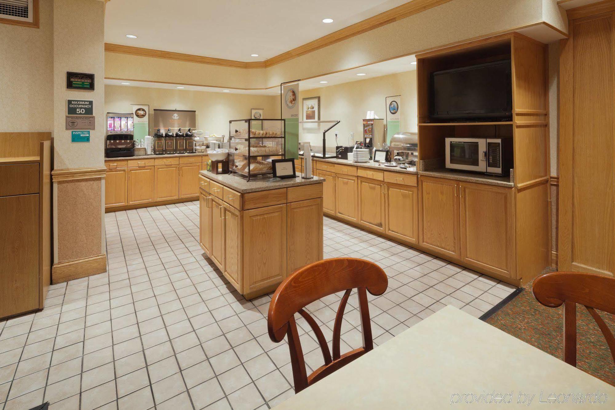Holiday Inn Express & Suites - Columbus Airport East By Ihg Restoran foto