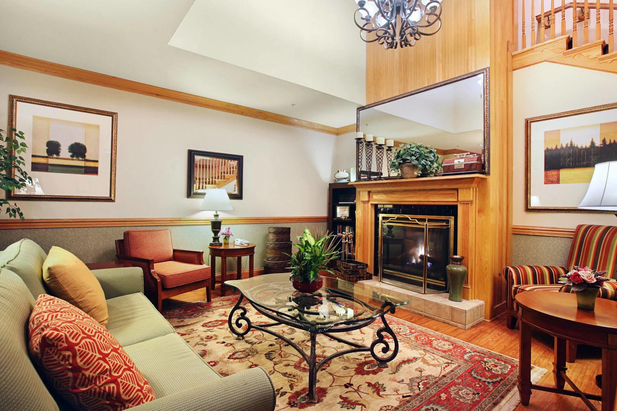Holiday Inn Express & Suites - Columbus Airport East By Ihg Bagian luar foto