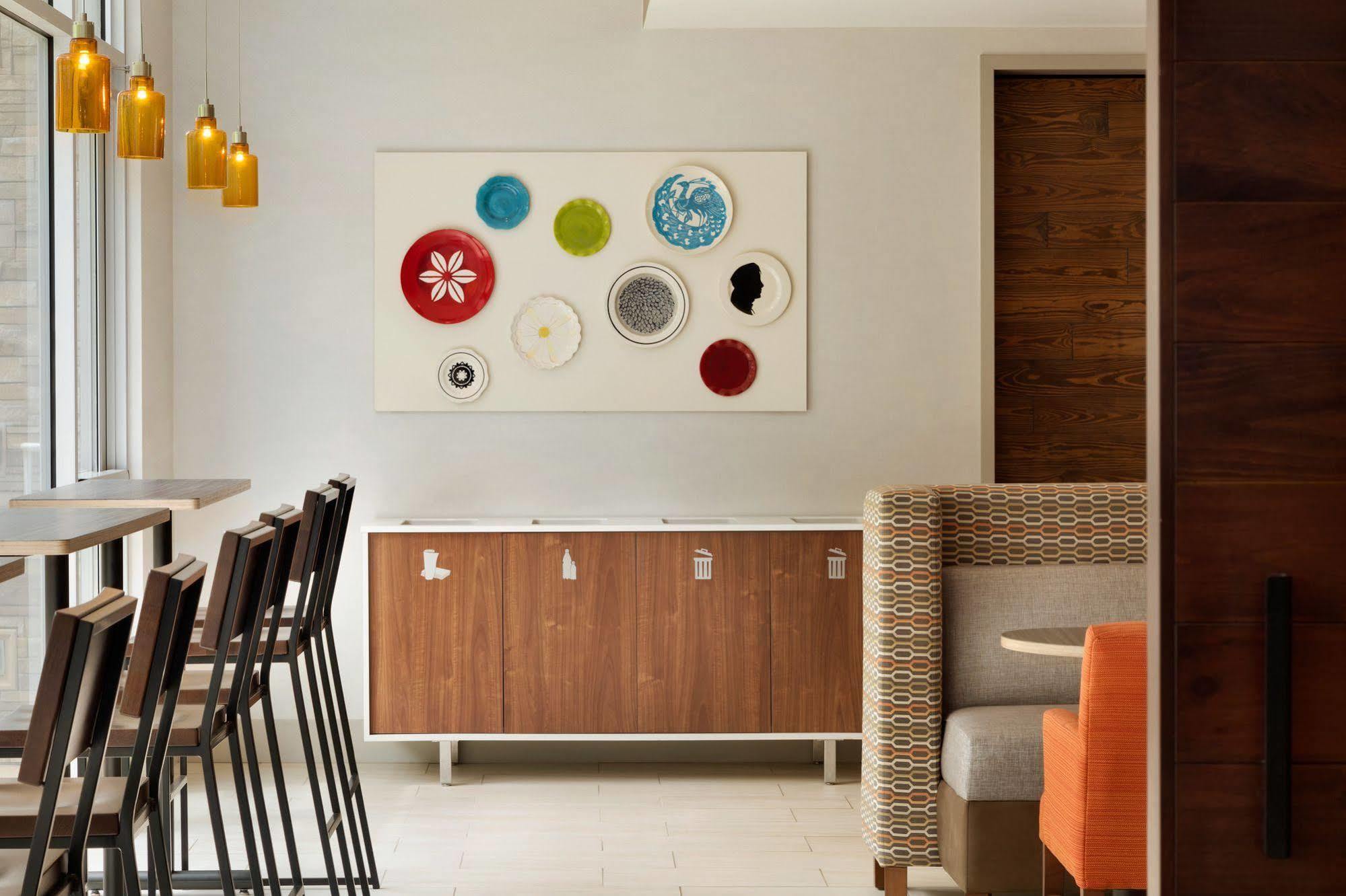 Holiday Inn Express & Suites - Columbus Airport East By Ihg Bagian luar foto