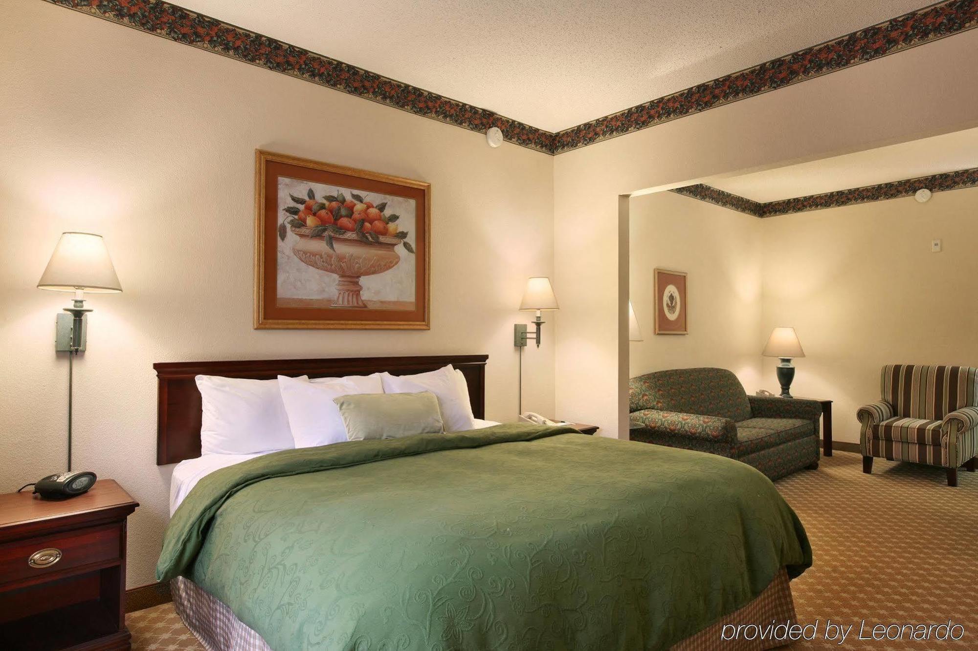 Holiday Inn Express & Suites - Columbus Airport East By Ihg Bagian luar foto