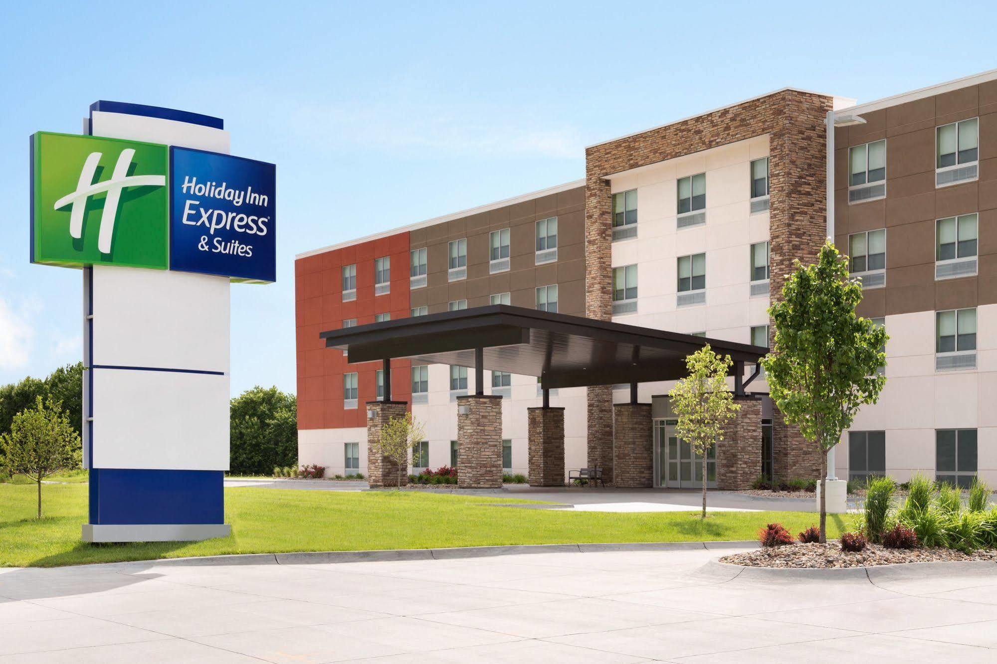 Holiday Inn Express & Suites - Columbus Airport East By Ihg Bagian luar foto