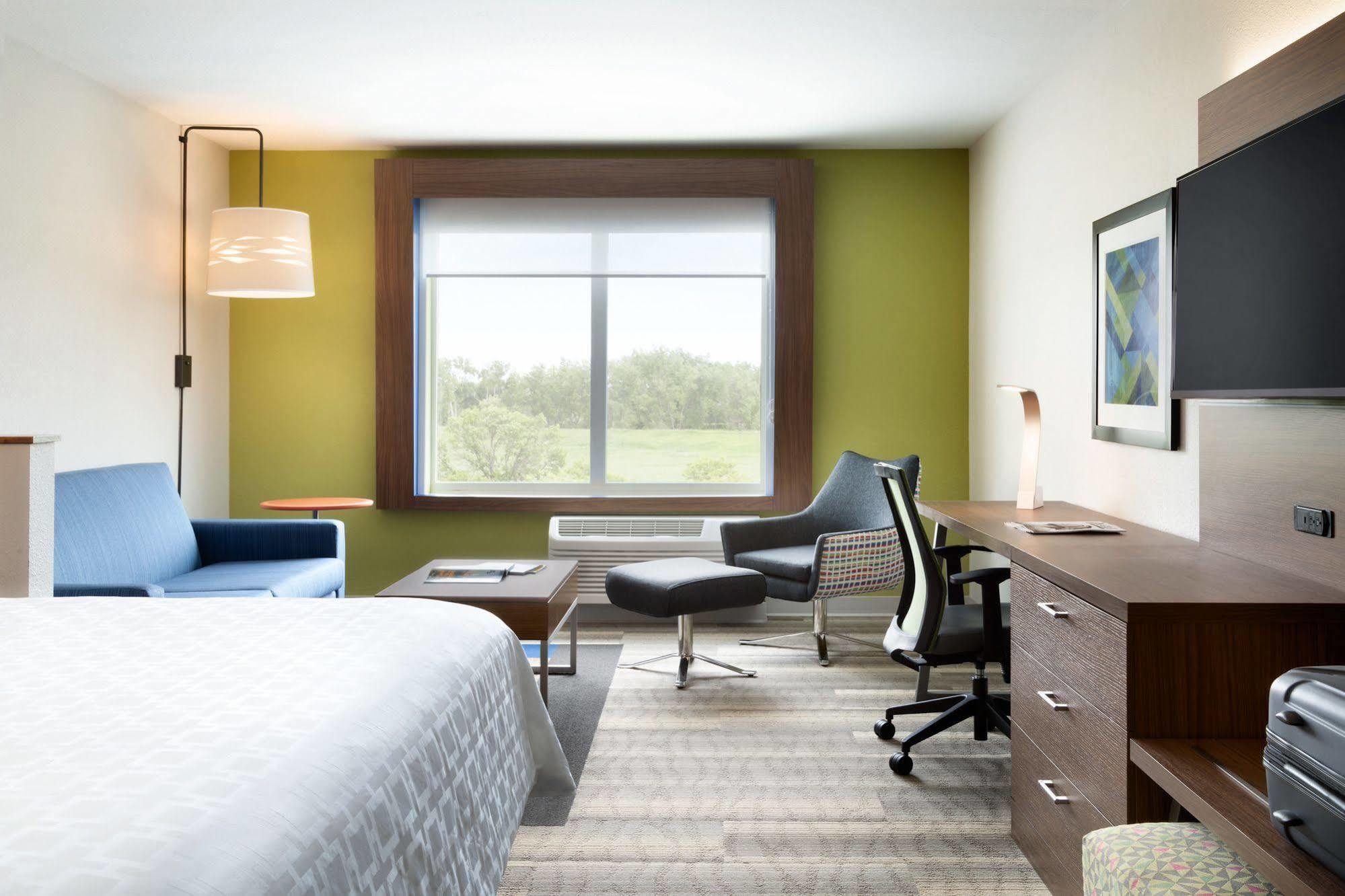 Holiday Inn Express & Suites - Columbus Airport East By Ihg Bagian luar foto